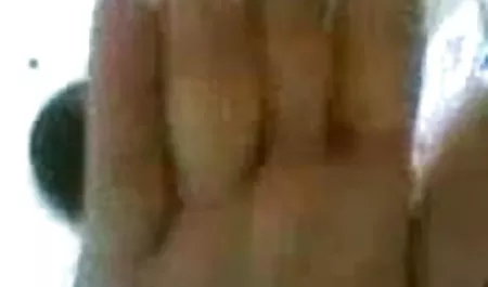 बेटी ने हहेल सेक्सी इंग्लिश सेक्सी मूवी के साथ माँ को चोदने में मदद की