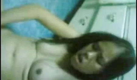 गुलाबी अंग्रेजी फुल सेक्सी वीडियो पैंटी में शरारती लड़की