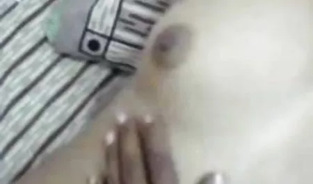 नौसिखिए मॉडल ने एक होम वीडियो शूट भोजपुरी मूवी सेक्सी किया