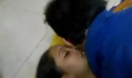 टैटू फूहड़ के साथ गंजा ग्राहक सेक्सी फिल्म हिंदी में मूवी