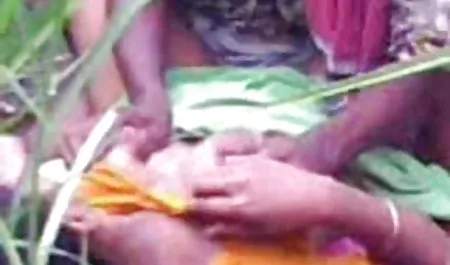 हॉट सेक्सी वीडियो फिल्म हिंदी लेस्बियन सीन में मिल्फ़ और टिंका