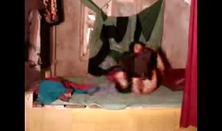 पूल द्वारा तेल की सेक्सी बीएफ फिल्म हिंदी बाढ़ आ गई