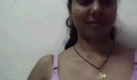 चूत एक मद्रासी में सेक्सी फिल्म दूसरे को चाटने लगी