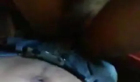 दलाल एक नई सेक्सी पिक्चर फुल मूवी वेश्या की जाँच करता है