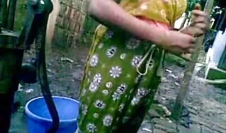 एक जंगली इंडियन फुल सेक्सी फिल्म समुद्र तट पर धूप सेंकना