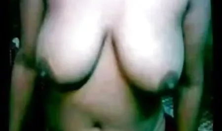 सभी कपड़े उतारने वाली इंग्लिश पिक्चर हिंदी में सेक्सी नग्न लड़की में