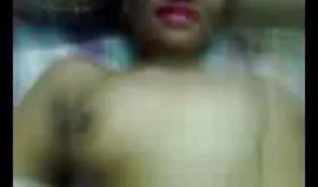 खिलौने में एक हिंदी मूवी सेक्स मूवी कैमरा लगाया और हस्तमैथुन सोफिया वाइल्ड पर जासूसी की