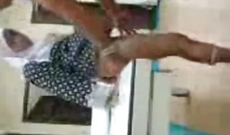 शिक्षक जूलिया एन ने एक छात्र सेक्सी पिक्चर फिल्म सेक्सी को घर बुलाया