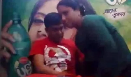 बाथरूम में सेक्सी फिल्म हिंदी में वीडियो में सेक्सी केरी लुईस मैथुन करती है