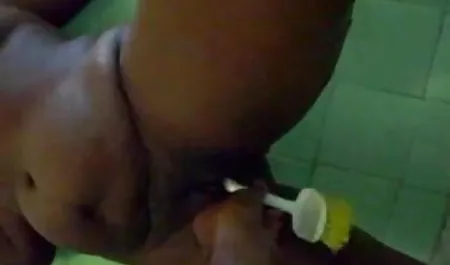 सब कुछ निविदा और बहुत करिश्मा की सेक्सी फिल्म सेक्सी है!