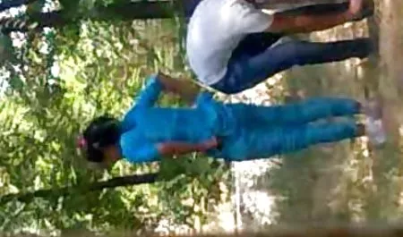 स्काई वेस्ट और सेक्सी फिल्म साड़ी वाला स्टेला डेनियल एक मर्दाना मनोरंजन करते हैं