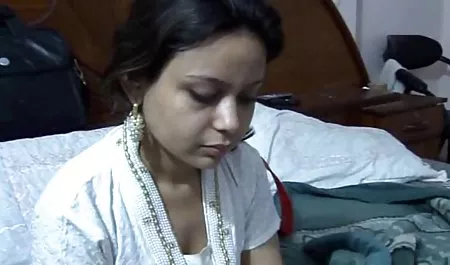 अफ्रीकी महिला लंबे करीना कपूर की सेक्सी फिल्म सफेद लंड के बारे में बहुत कुछ जानती है