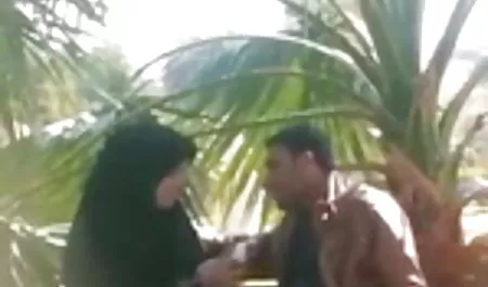 समलैंगिकों हाले वॉन और एम्मा काजल सेक्सी फिल्म एविंस ने एक डबल कमरा किराए पर लिया
