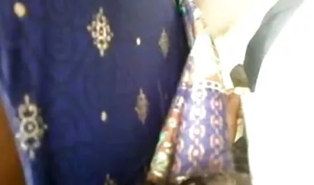 मटरुका ने उसकी साफ सुथरी सेक्स वाली फिल्म चूत को मसल दिया