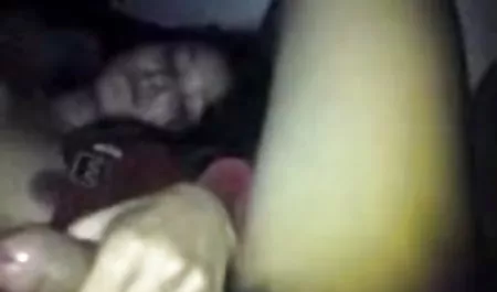 पूल बॉलीवुड मूवी सेक्सी के पास चूत के साथ खेलते हुए