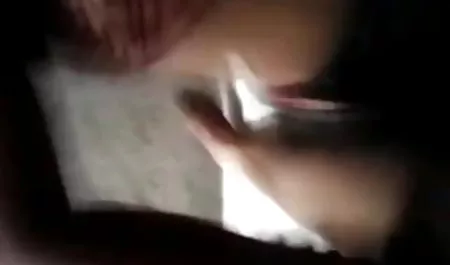 अपने सेक्सी फिल्म वीडियो हिंदी में गुदा के लिए एक लड़की रखती है