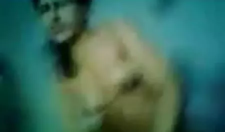 बारा पीतल हिंदी सेक्सी फुल मूवी वीडियो ने दोस्तों के साथ एक तांडव आयोजित किया