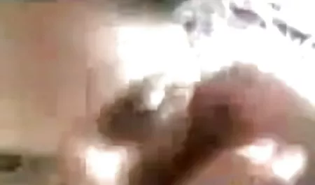 उनका डिक ककड़ी या बढ़िया सेक्सी फिल्म केला नहीं है
