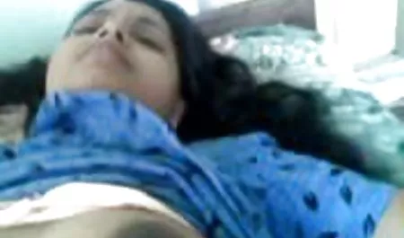 वासना बुझाने सेक्सी फिल्म नागिन के लिए एमआईएलए ग्लोरिचोल का उपयोग करता है