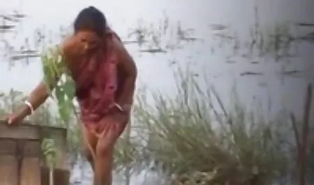 मैन ने हॉट ब्लू सेक्सी लंदन कीस गधे को नंगा कर दिया