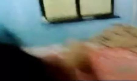 एमआईएलए सामन्था जोली स्वच्छ बिल्ली के साथ मूवी वीडियो सेक्सी खेलता है