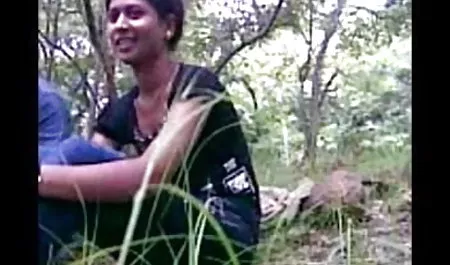 सफेद हिंदी फिल्म सेक्सी सेक्सी अंडरवियर में काली औरत