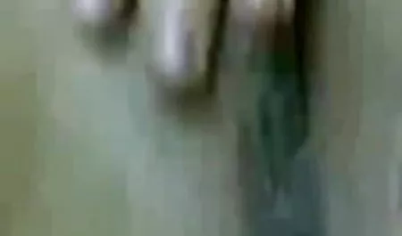 आदमी मेष कपड़ों प्रियंका सेक्सी फिल्म में एक छेद के माध्यम से क्रिसी लिन को मारता है