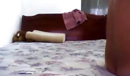रिले सेक्सी भेजो सेक्सी फिल्म रीड ग्रीन आइस क्रीम चूसता है