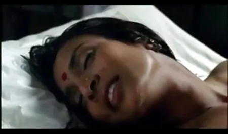 श्यामला पूरी चूत में लव सेक्सी मूवी समा गई