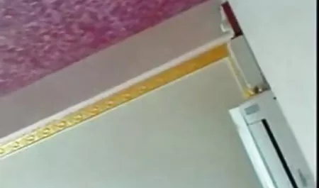 गुदा वेश्या ने एक छेद सेक्सी पहली फिल्म के लिए एक लाइव प्लग चुना