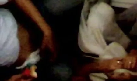 जर्किंग रेडहेड सेक्सी बीएफ फिल्म मोनिका