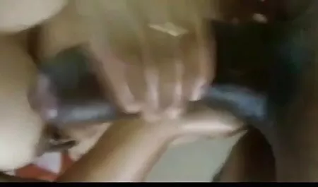रोमांटिक जोड़े को एक की सेक्सी फिल्म शामियाना मिलता है