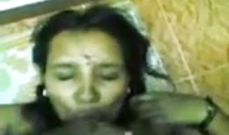 पोर्नस्टार और उनके पुजारी सेक्सी फिल्म भेजो