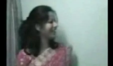 दो थाई लोग अपने हाथों और जीभ से खुद को सहलाते सेक्सी मूवी सेक्स हैं।