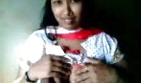चिलचिलाती धूप के नीचे गुदा सेक्सी फुल मूवी वीडियो में