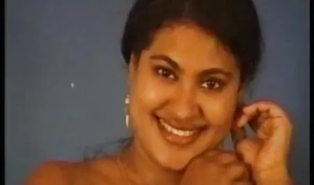 वेट्रेस मूवी सेक्सी फिल्म davalka