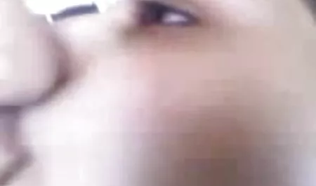 Lexi लोव खुद को उंगलियों से सेक्सी हॉट फिल्म उन्मादी ड्राइव करते हैं