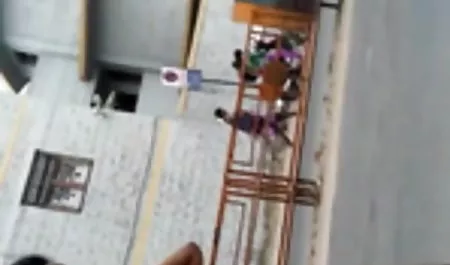 बेबी को बाहर घास में रिटायर होना सेक्सी हिंदी पिक्चर फिल्म पसंद है