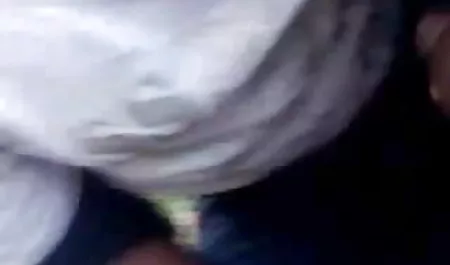 चेक मॉडल 2019 की सेक्सी फिल्म कई पुरुषों के साथ bukkake की कोशिश करता है