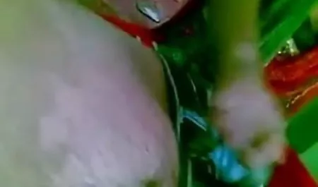 बिस्तर पर सनी लियोन के सेक्सी वीडियो फिल्म लेटीना
