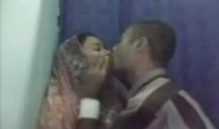समुद्र तट पर सेक्सी सेक्सी भोजपुरी मूवी नंगा नाच