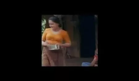 लड़की ने अपने नई सेक्सी मूवी यौन अनुभव में विविधता लाने का फैसला किया