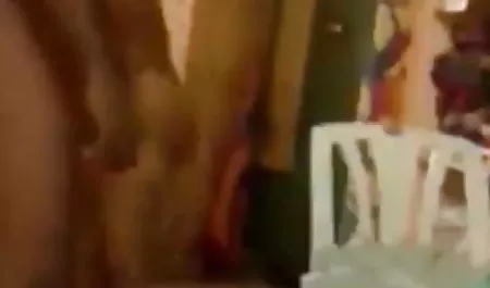 सैमी ब्रूक्स ने एक सेक्सी फिल्म सेक्सी फिल्म सेक्सी आदमी को बड़े स्तनों के साथ बहकाया