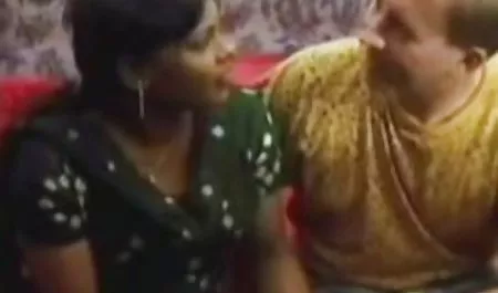 सद्भाव तेल के साथ स्तन चमकता है सेक्सी फिल्म का वीडियो चाहिए