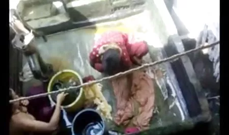 एक टाइट-फिटिंग आउटफिट में क्यूबा एक अच्छी फिल्म सेक्सी फिल्म वीडियो चुदाई का राज़ जानता है