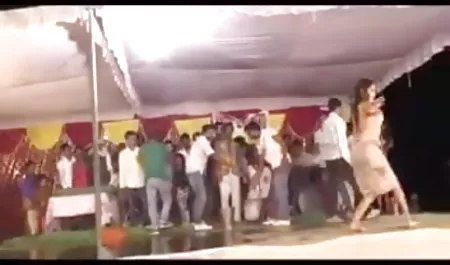 लड़कियों सेक्सी फिल्म भेजो सेक्सी वीडियो और उनके खिलौने