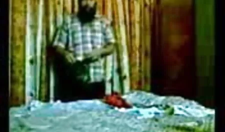 बड़े स्तन और दो लंड के साथ एक सेक्सी फिल्म वीडियो क्लाउडिया