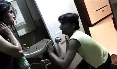 ईवा लोविया ने अपने पति को झटके से पकड़ा साउथ सेक्सी फिल्म और शामिल हो गई