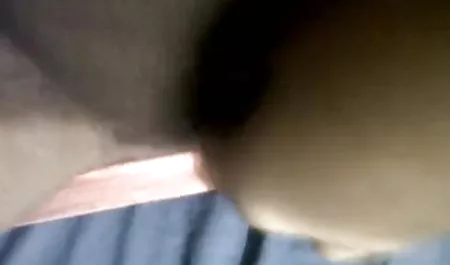 केटी ओलिवर को फर्श सेक्सी पिक्चर इन हिंदी पर लेटते हुए हस्तमैथुन करना पसंद है