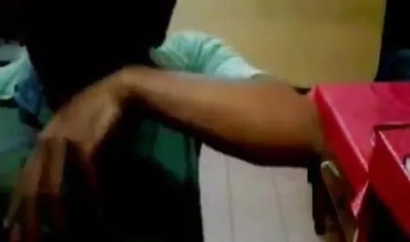 ब्रिटनी एम्बर क्लिट को छूने से फिल्म वीडियो में सेक्सी जीत जाती है